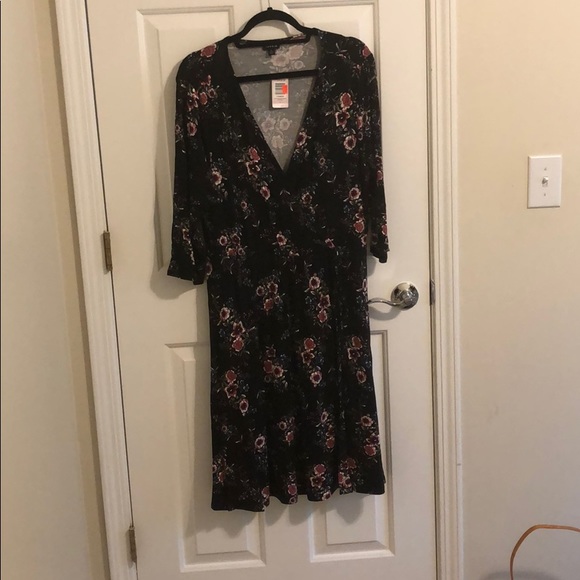 Faux Wrap Dress - Picture 3 of 3